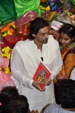 Arjun Rampal visit Lalbaugcha Raja in Mumbai on 6th Sept 2014